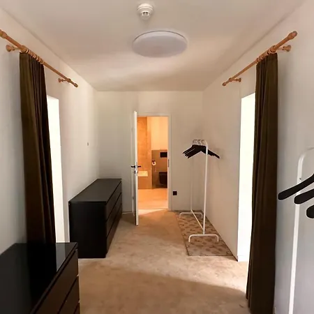 Lou Garden Apartman Auland
